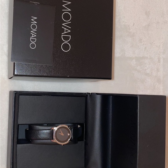 Movado Museum Classic Ladies watch - Picture 3 of 10